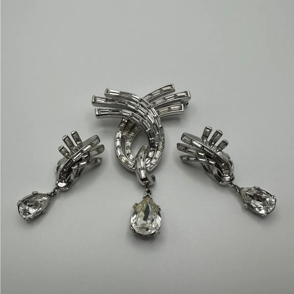 Dangle brooch earrings